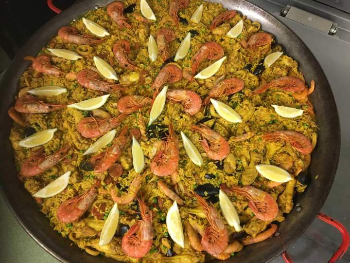 Spécialiste de la paella pour tout événement à domicile Lot