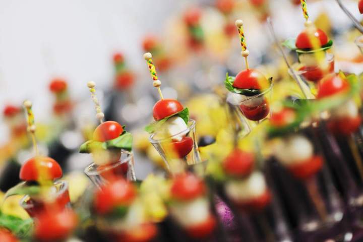 Un chef expérimenté qui cuisine directement chez vous.