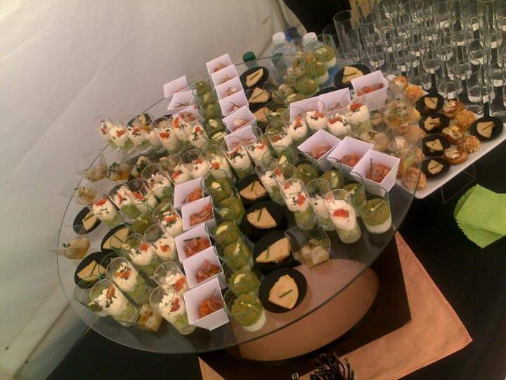 Assortiment de canapés et de verrines Lot